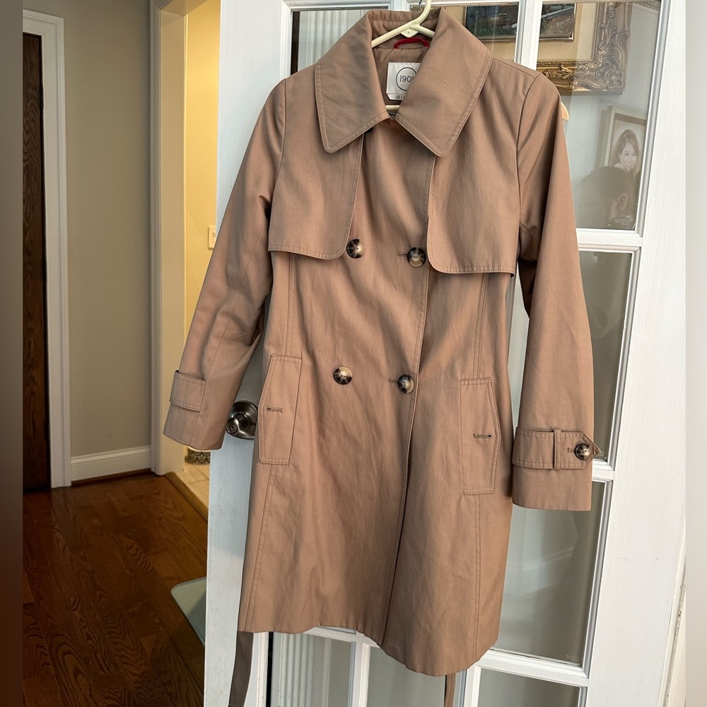 Petite friendly 1901 Trench